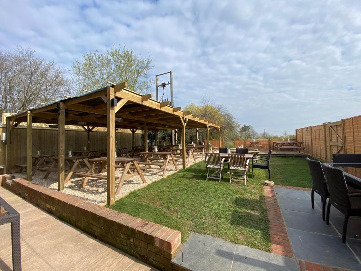 The Six Bells Hotell Beenham Exteriör bild