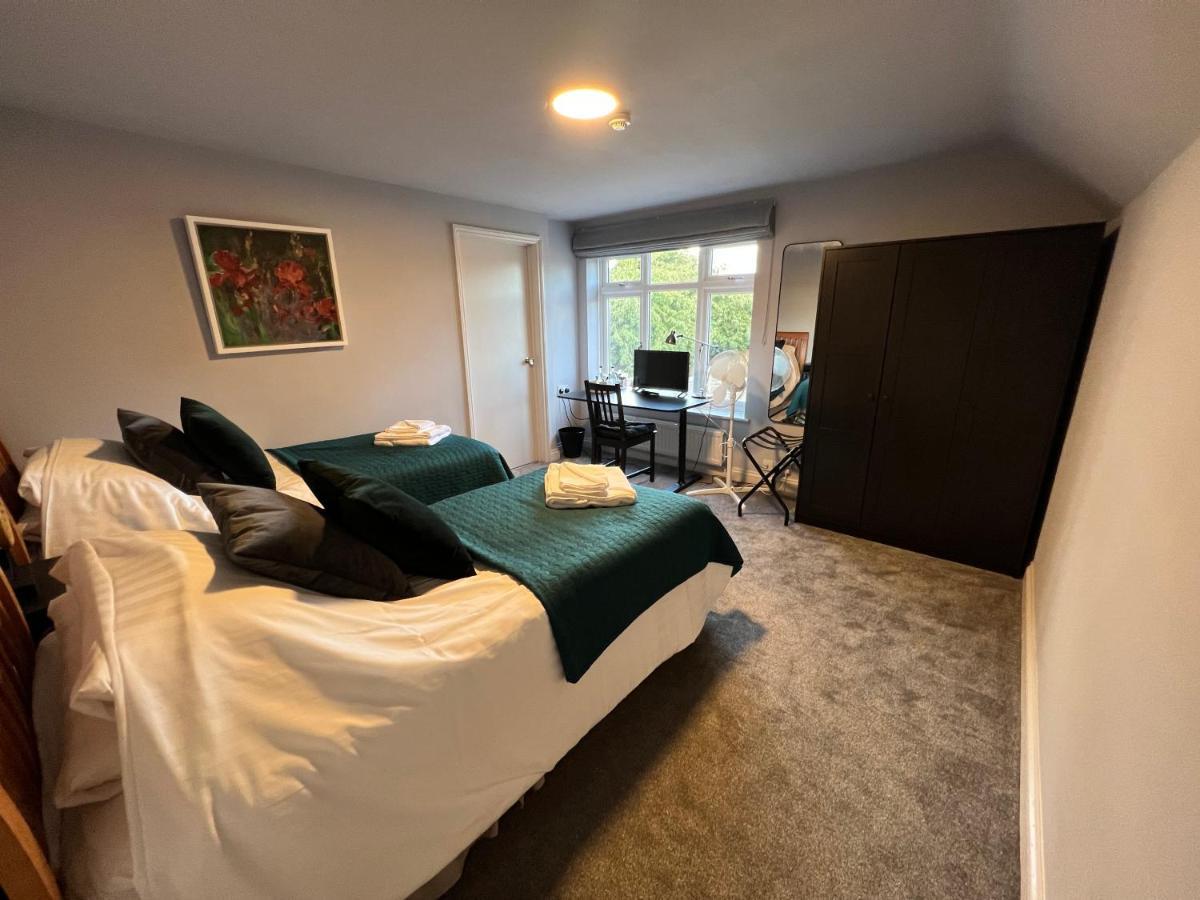 The Six Bells Hotell Beenham Exteriör bild