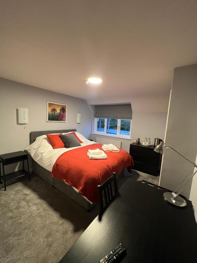 The Six Bells Hotell Beenham Exteriör bild