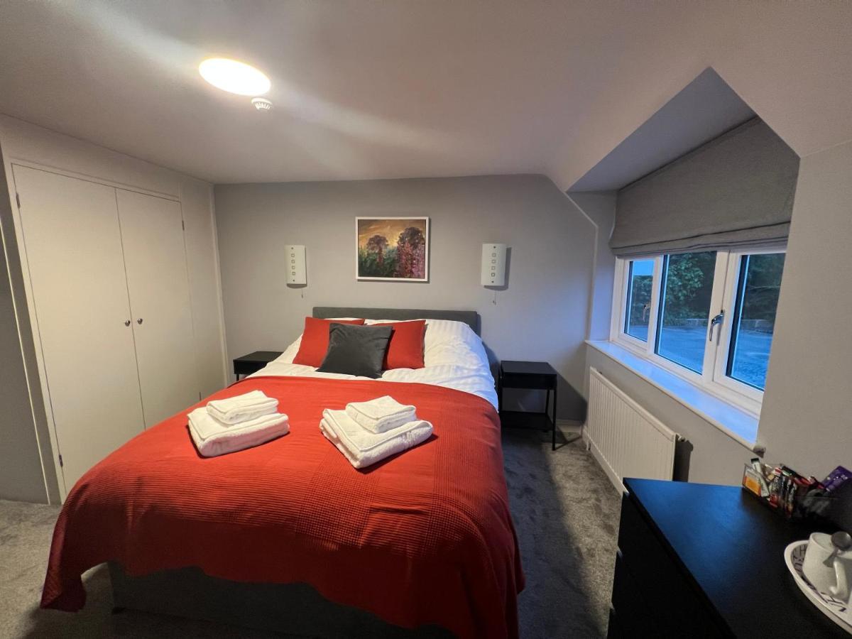 The Six Bells Hotell Beenham Exteriör bild