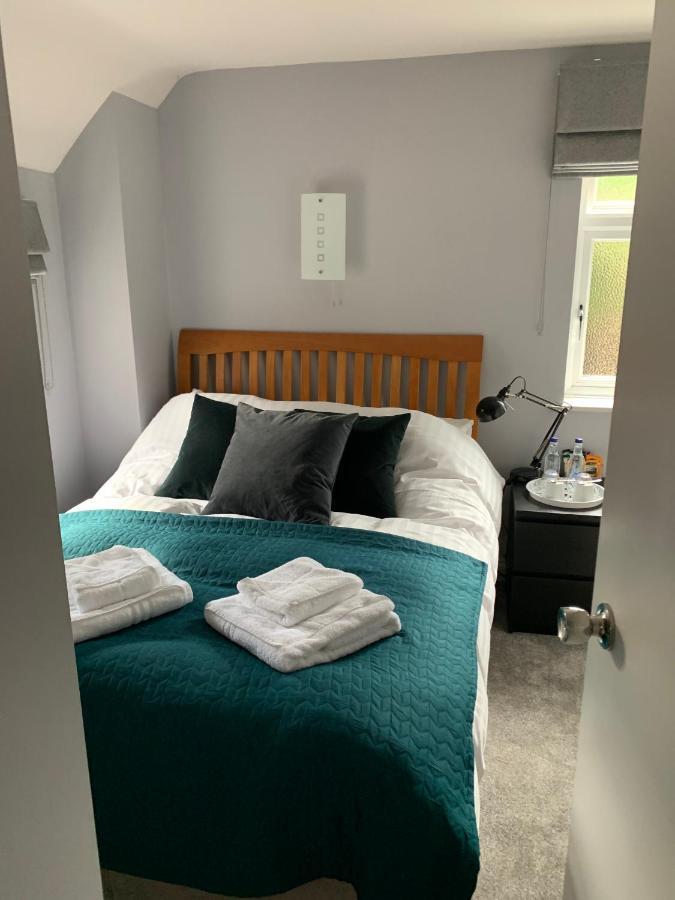 The Six Bells Hotell Beenham Exteriör bild